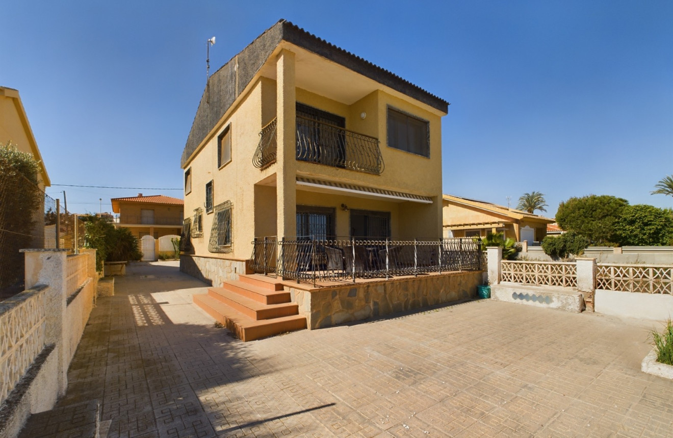 4 bedrooms Townhouse in Los Urrutias, Spain No. 133086