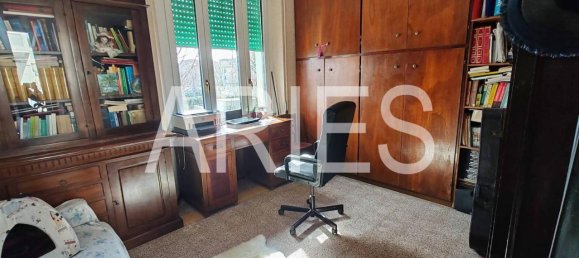 4 rooms Apartment in Rome, Italy No. 65090 7