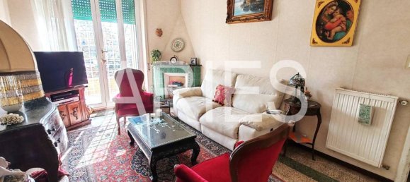 4 rooms Apartment in Rome, Italy No. 65090 14