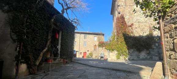 5 rooms House in Capannori, Italy No. 12769 5