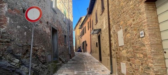 5 rooms House in Capannori, Italy No. 12769 3