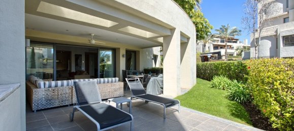 Apartamento de 3 dormitorios en Marbella, Spain No. 9977 3