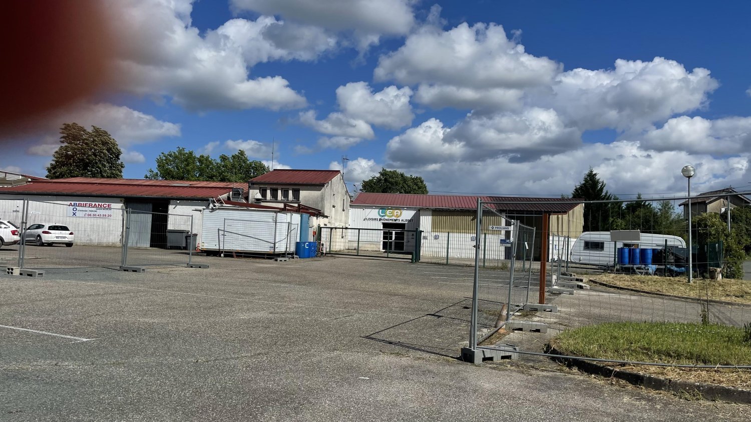 Коммерческая недвижимость с 1 спальней в Лавардак, Франция № 206662