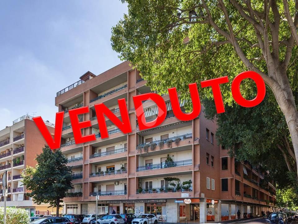 Apartamento de 4 divisões em Rome, Italy N.º 4756