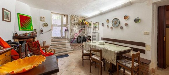 4 rooms Apartment in Piancastagnaio, Italy No. 102366 3
