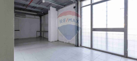 3 rooms Commercial property in Tradate, Italy No. 235093 14