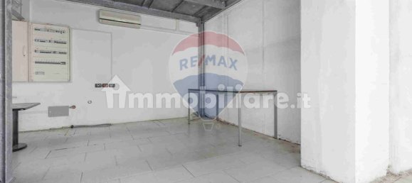 3 rooms Commercial property in Tradate, Italy No. 235093 21