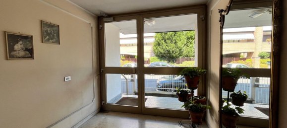 2 rooms Apartment in Mariano Comense, Italy No. 270040 5