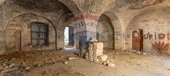 Дом с 4 спальнями в Нойкаттаро, Италия № 353271 6