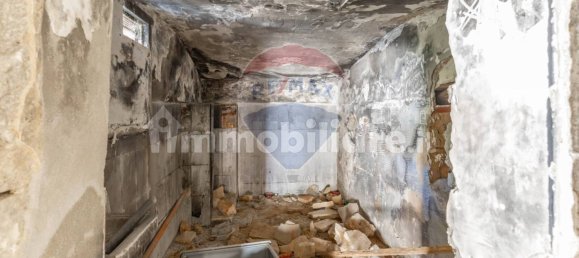 Дом с 4 спальнями в Нойкаттаро, Италия № 353271 3