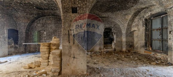 Дом с 4 спальнями в Нойкаттаро, Италия № 353271 10