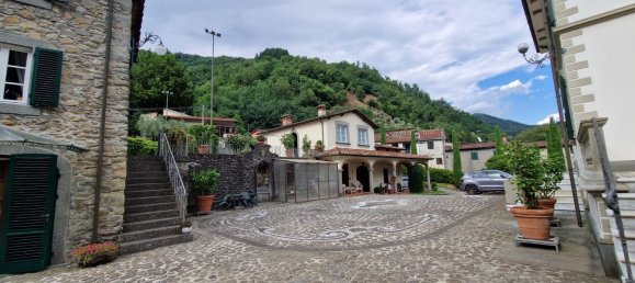 13 rooms Villa in Bagni di Lucca, Italy No. 308895 3