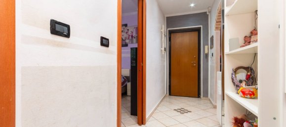 2 bedrooms Apartment in Rivoli, Italy No. 55330 9