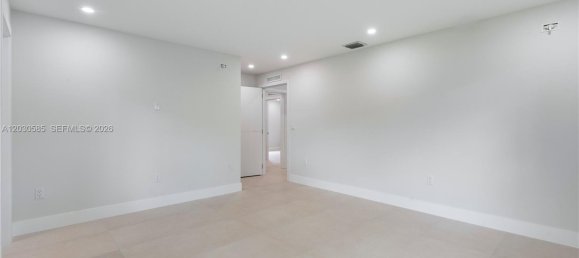 4 dormitorios villa en venta en Miami, Miami-Dade, Florida, USA № 615015 12