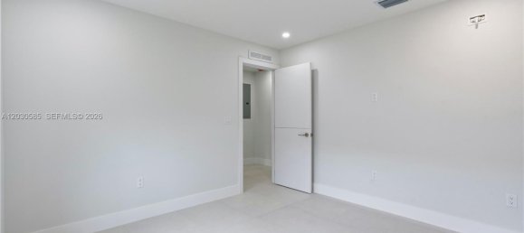 4 dormitorios villa en venta en Miami, Miami-Dade, Florida, USA № 615015 6