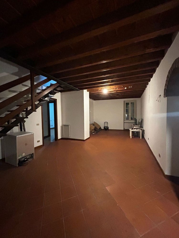 3غرفة شقة في Brescia, Italy رقم 4977