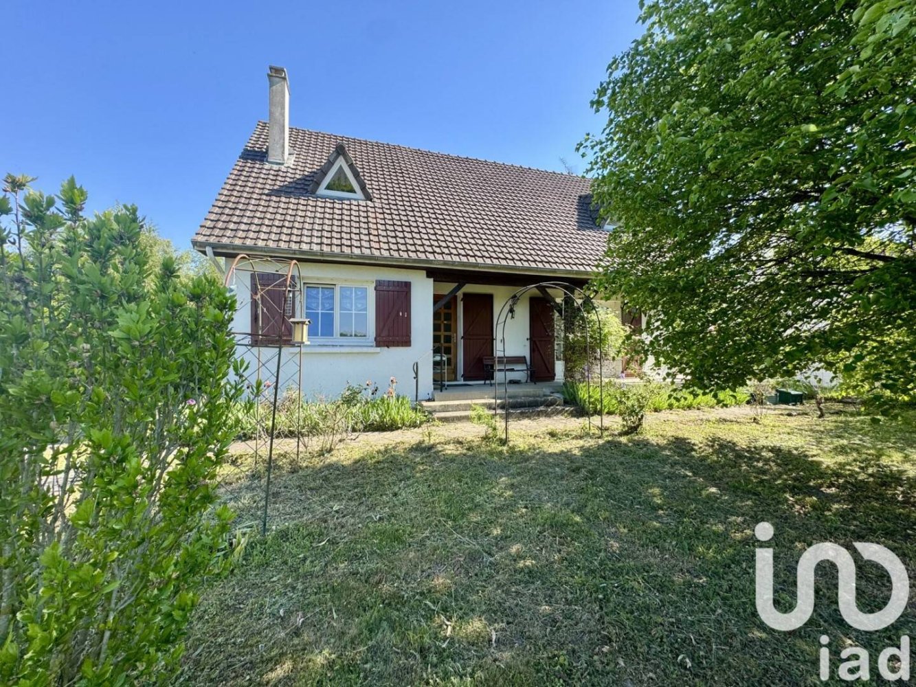 4 bedrooms House in Dordives, France No. 210806