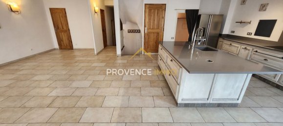 Adosado de 3 dormitorios en Oraison, France No. 339844 5