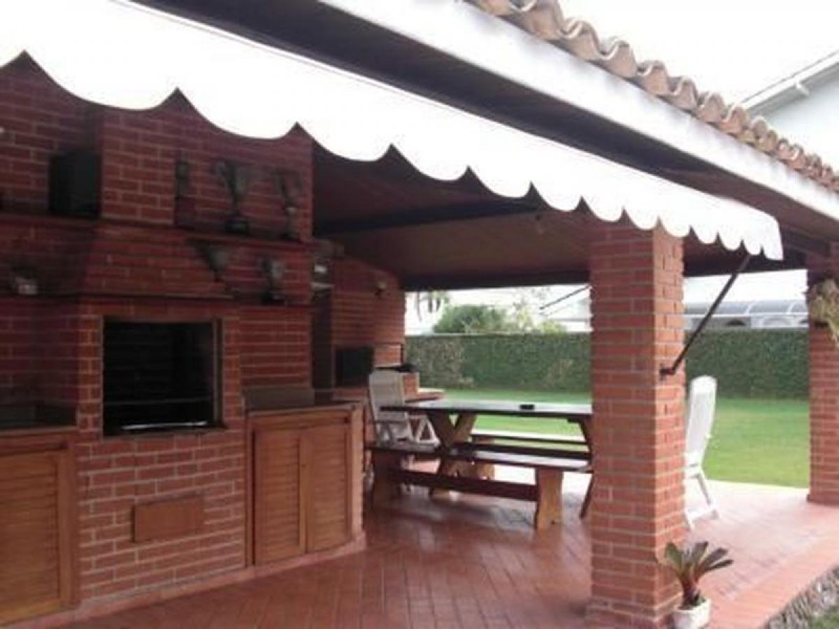 Casa de 4 dormitorios en Sao Paulo, Brazil No. 595074