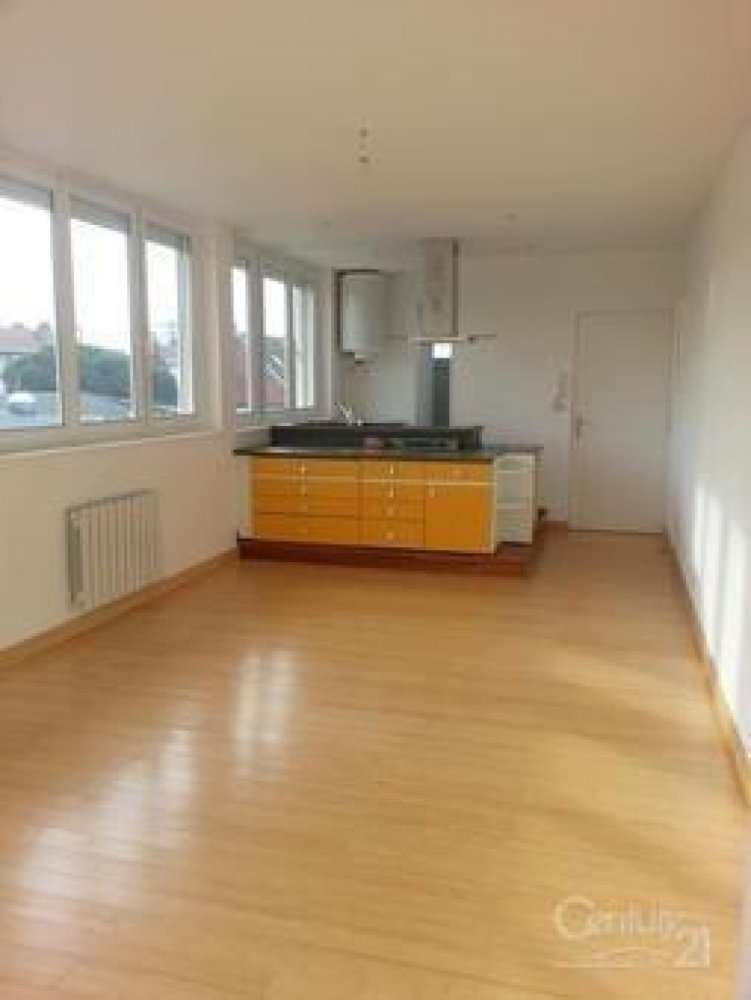 Estudio en Le Havre, France No. 33467