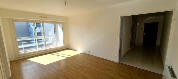 Apartamento de 3 dormitorios en Brest, France No. 200526 2