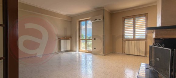 3 Schlafzimmer Wohnung in Roccasecca, Italy, Nr. 87535 2
