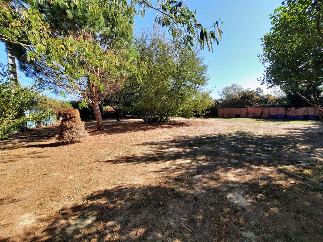 3 Schlafzimmer Gewerbliche Immobilie in Montjoire, France, Nr. 1887