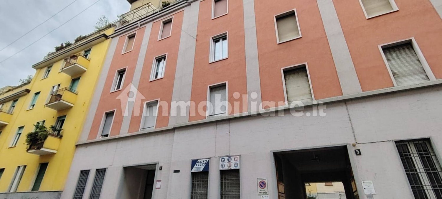 2 bedrooms Apartment in Milan, Italy No. 372173