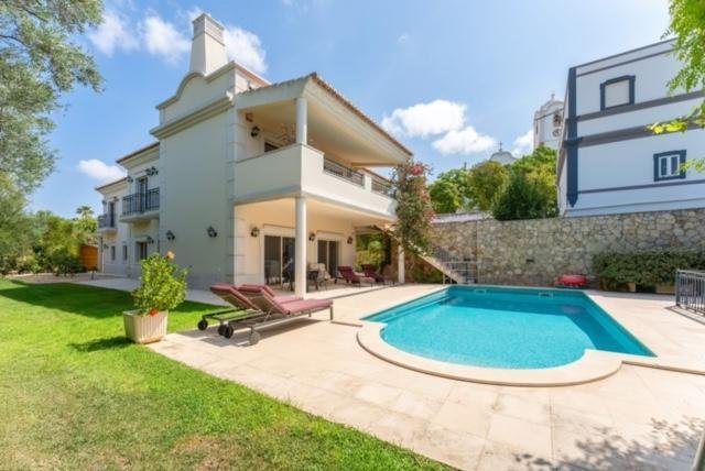 5 bedrooms Villa in Faro, Portugal No. 126245