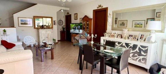 3 Schlafzimmer Villa in Capena, Italy, Nr. 310107 2