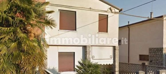 3 Schlafzimmer Haus in Tombolo, Italy, Nr. 370252 8