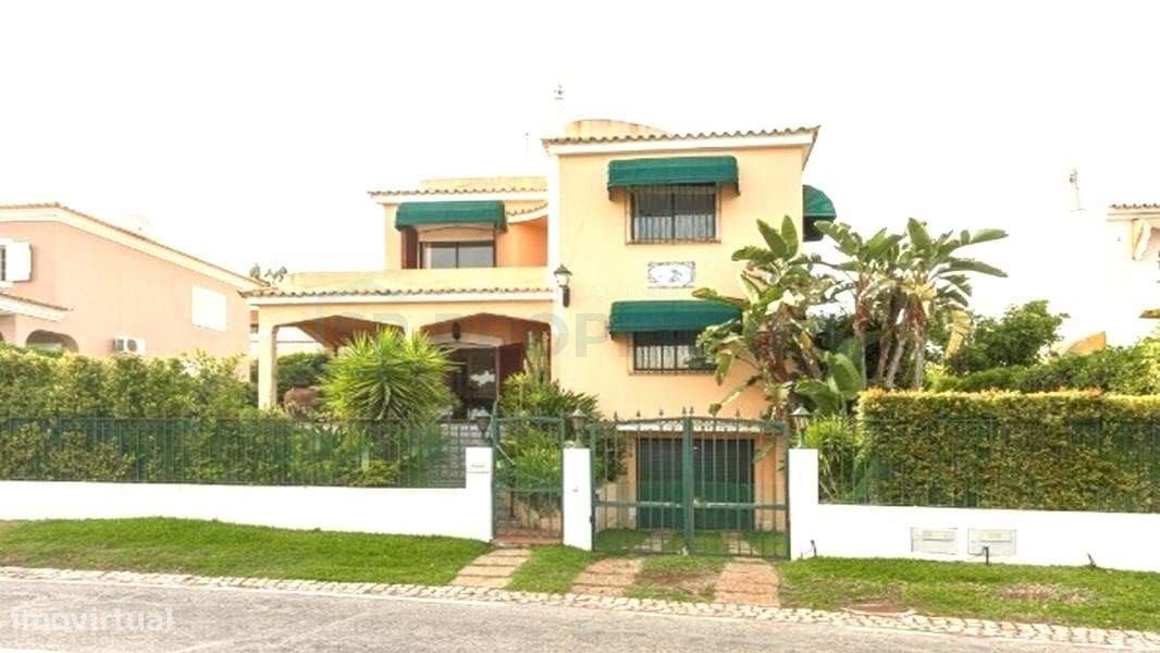 3 bedrooms House in Quarteira, Portugal No. 152127