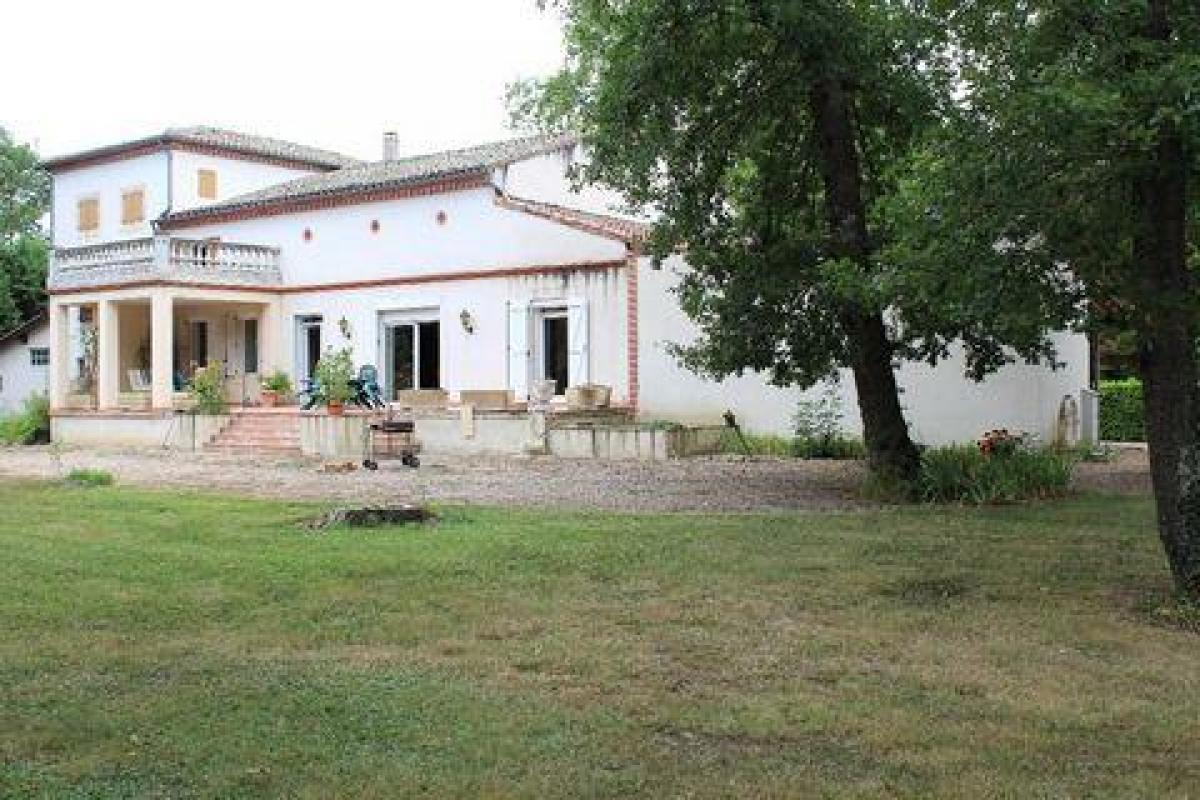 6 bedrooms House in Revel, France No. 29091