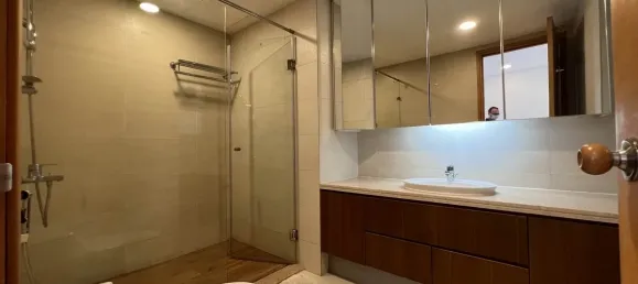 3 dormitorios apartamento en alquiler en District 1, Ho Chi Minh, Vietnam № 74859 2