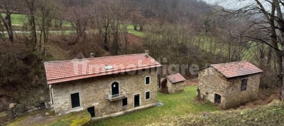 3 bedrooms House in Lama Mocogno, Italy No. 317820 2