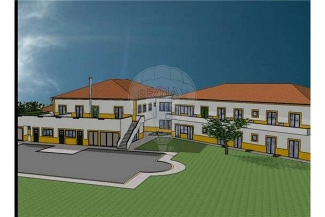 Terrain à Santarem, Portugal 32000m² No. 203439