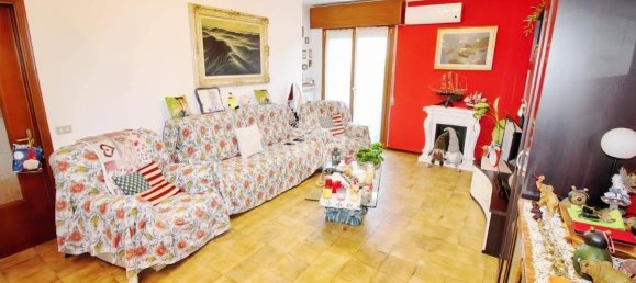 2 bedrooms Apartment in Colorno, Italy No. 89397 4