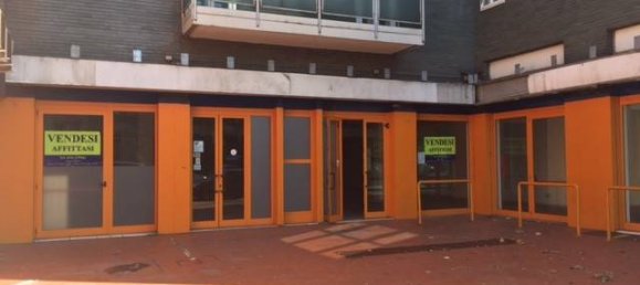 Propiedad comercial de 2 habitaciónes en Brescia, Italy No. 283575 4