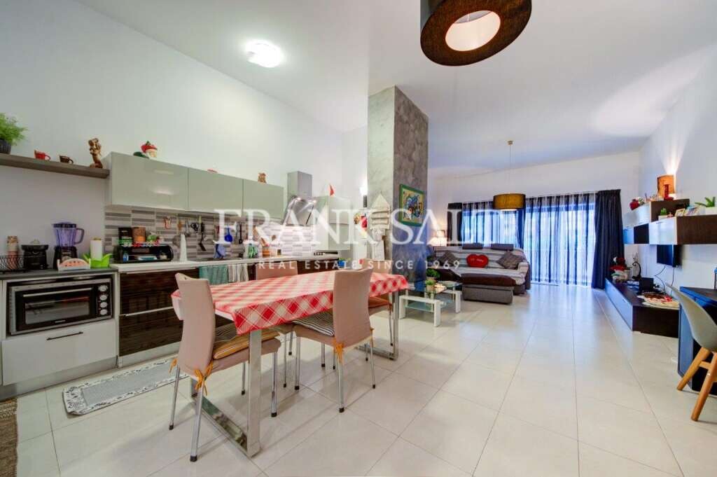 Apartamento de 2 dormitorios en Saint Julian's, Malta No. 184