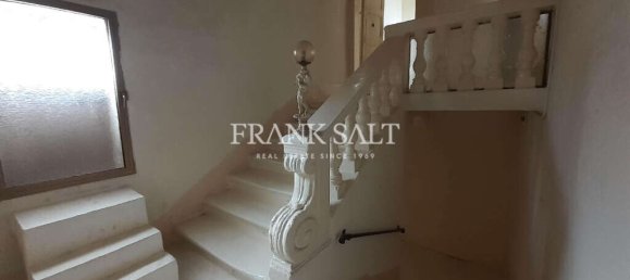 4 bedrooms Hotel in Qormi, Malta No. 2631 5