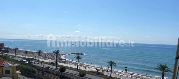 Квартира с 1 спальней в Пьетра Лигуре, Италия № 310556 3