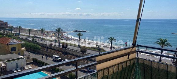 Квартира с 1 спальней в Пьетра Лигуре, Италия № 310556 2