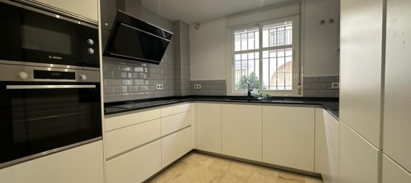 5 bedrooms Townhouse in Marbella, Spain No. 147114 3