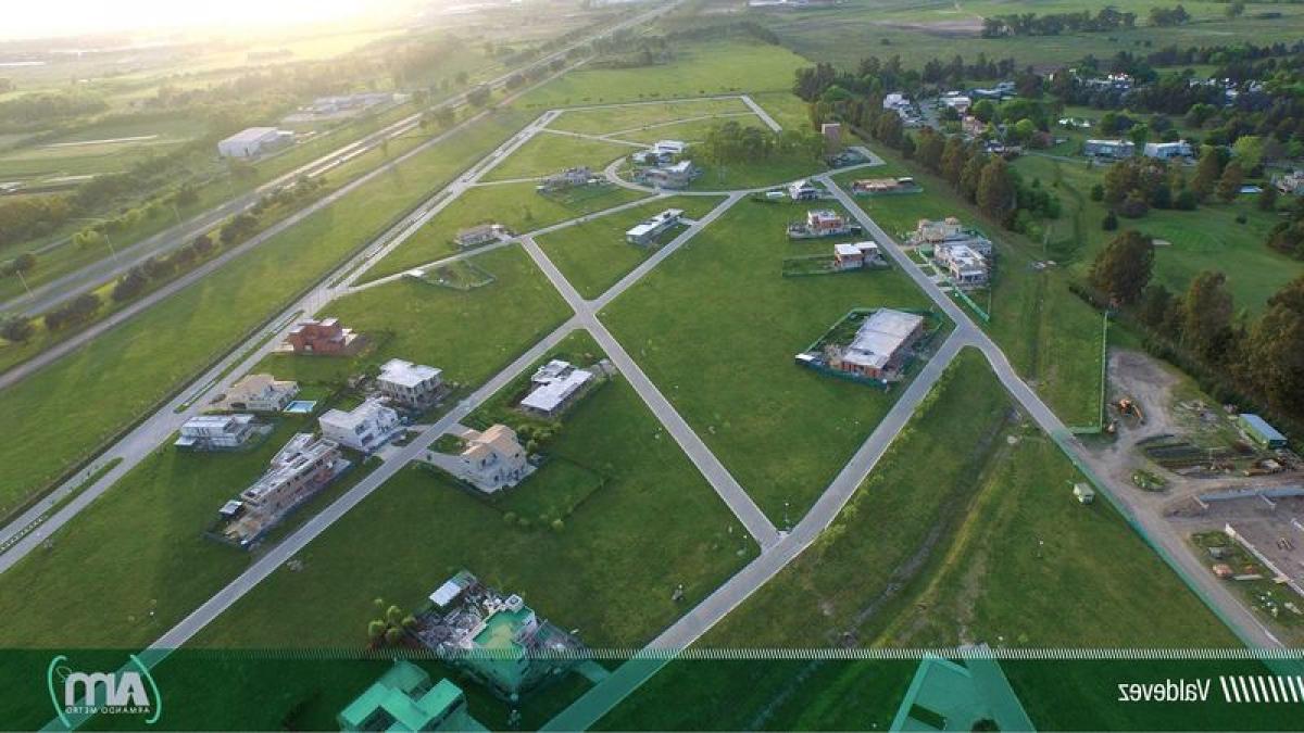 Grundstück in Ezeiza, Argentina, Nr. 32132