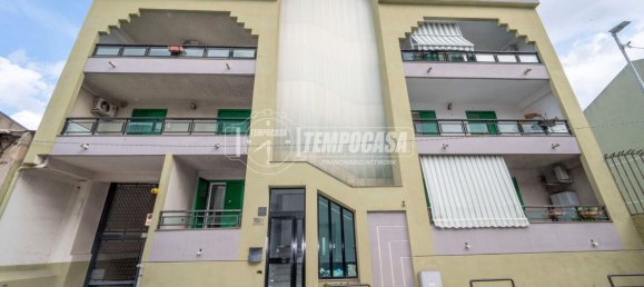 Apartamento de 2 dormitorios en Messina, Italy No. 354175 14