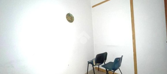 115m² Commercial property in Palermo, Italy No. 380778 12