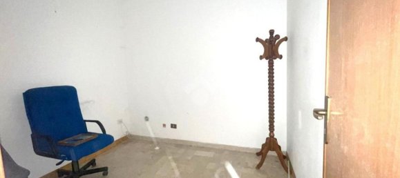 115m² Commercial property in Palermo, Italy No. 380778 15