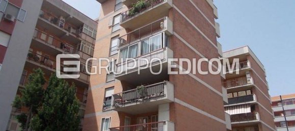 5 rooms Apartment in Catanzaro, Italy No. 186112 2