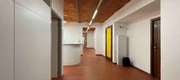 170m² Office in Florence, Italy No. 13614 7