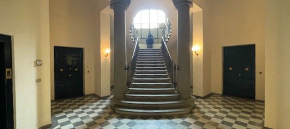 170m² Office in Florence, Italy No. 13614 3